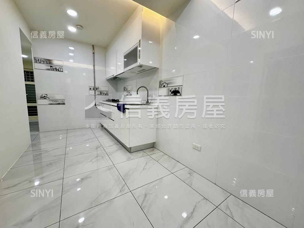 溪崑二街精緻美３房房屋室內格局與周邊環境
