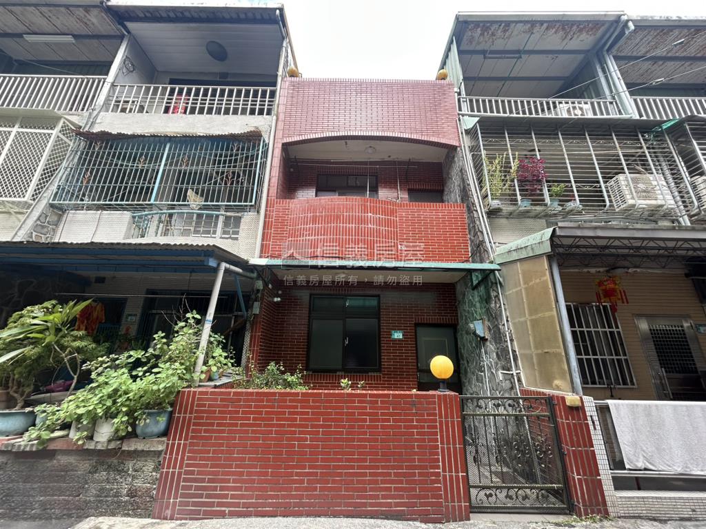 二鬮˙庭前靜巷美墅房屋室內格局與周邊環境