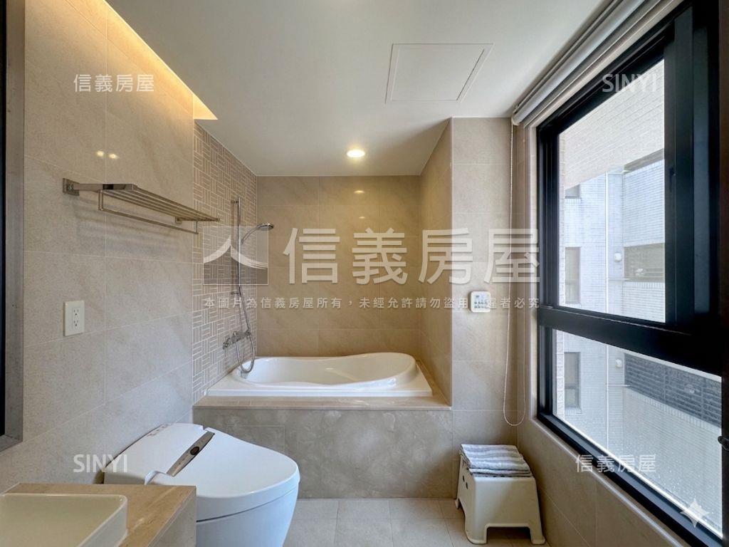 巨蛋核心次高朝北三房車位房屋室內格局與周邊環境