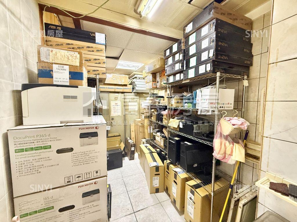 三民路公園旁一二樓店面房屋室內格局與周邊環境