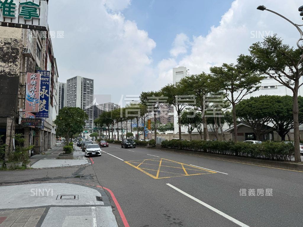 三民路公園旁一二樓店面房屋室內格局與周邊環境