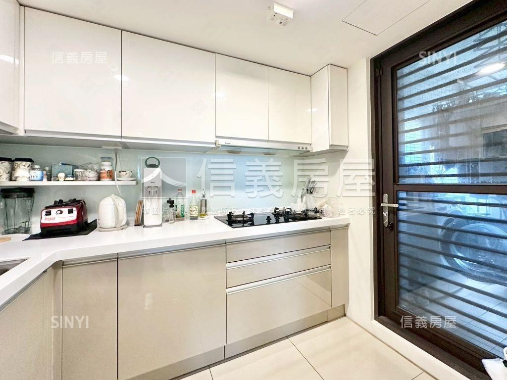 植幸福帝王戶三房車位房屋室內格局與周邊環境