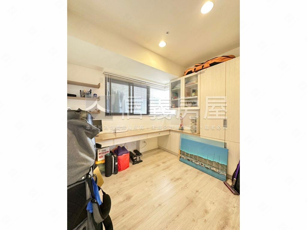 植幸福帝王戶三房車位房屋室內格局與周邊環境