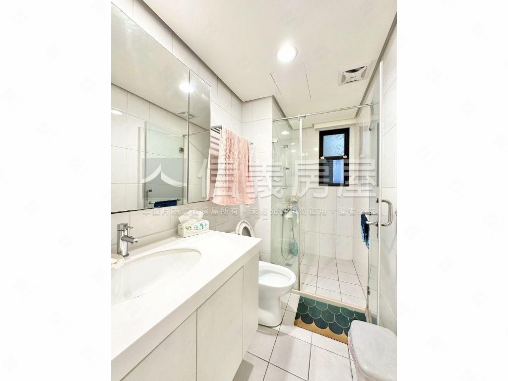 植幸福帝王戶三房車位房屋室內格局與周邊環境