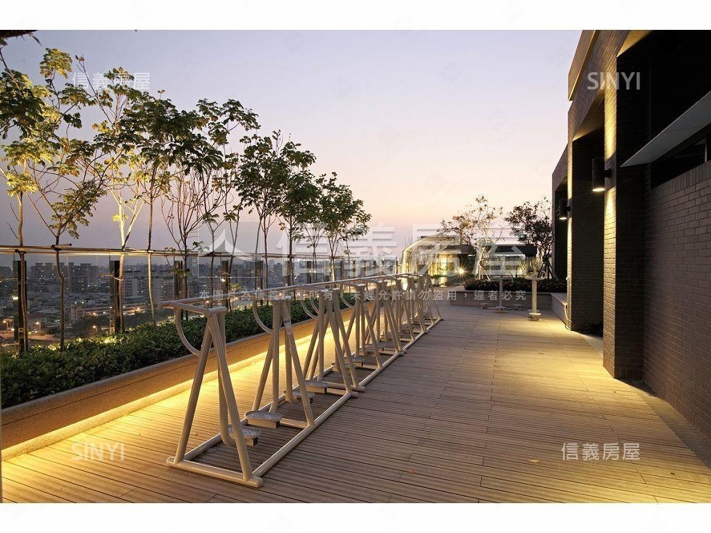 植幸福帝王戶三房車位房屋室內格局與周邊環境