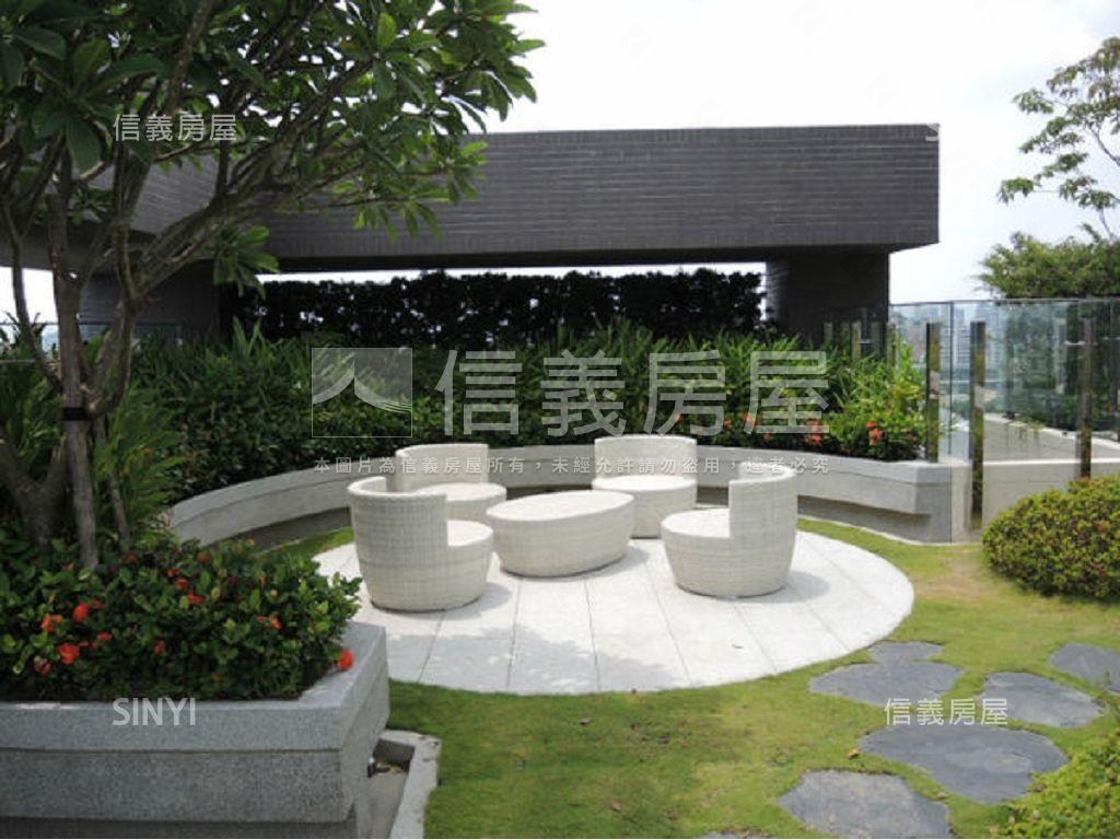 植幸福帝王戶三房車位房屋室內格局與周邊環境