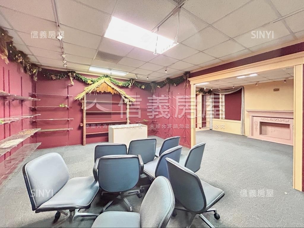 龍騰天下四樓大坪數辦公室房屋室內格局與周邊環境