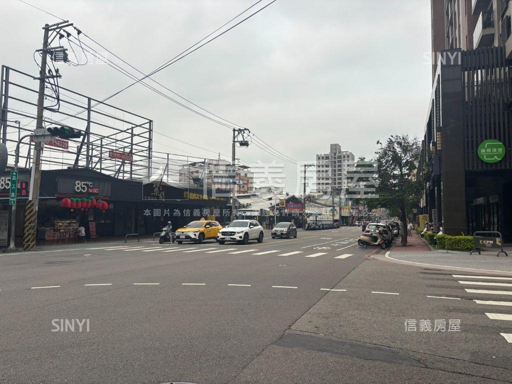 高工商圈黃金收租店面Ａ房屋室內格局與周邊環境