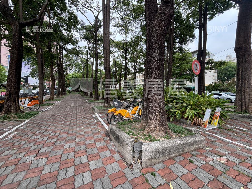 高工商圈黃金收租店面Ａ房屋室內格局與周邊環境