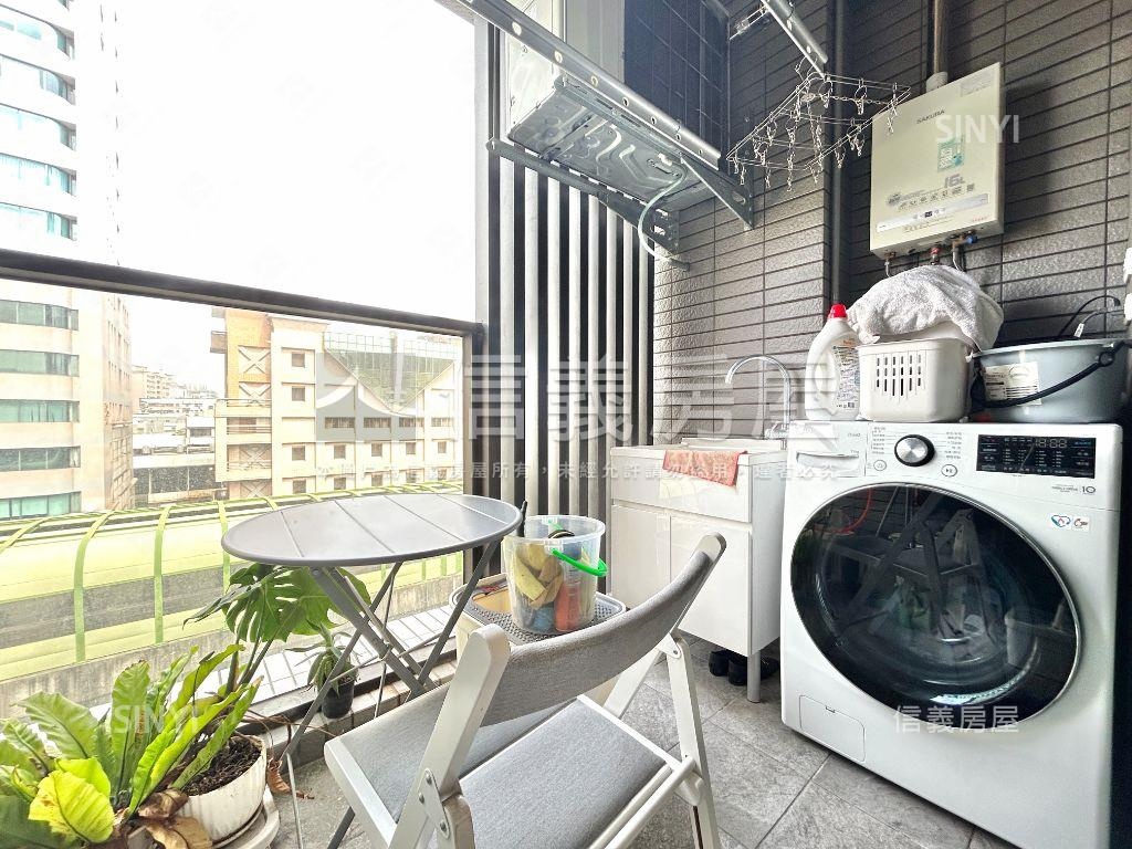 西屯文華悅●裝潢平面車位房屋室內格局與周邊環境