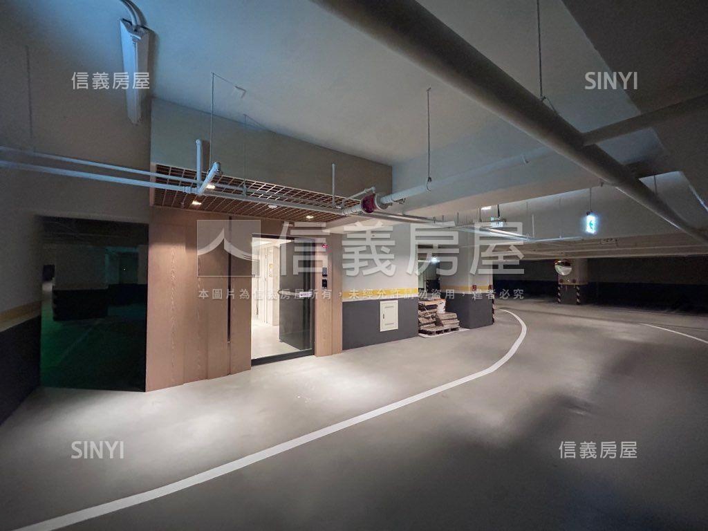 西屯文華悅●裝潢平面車位房屋室內格局與周邊環境