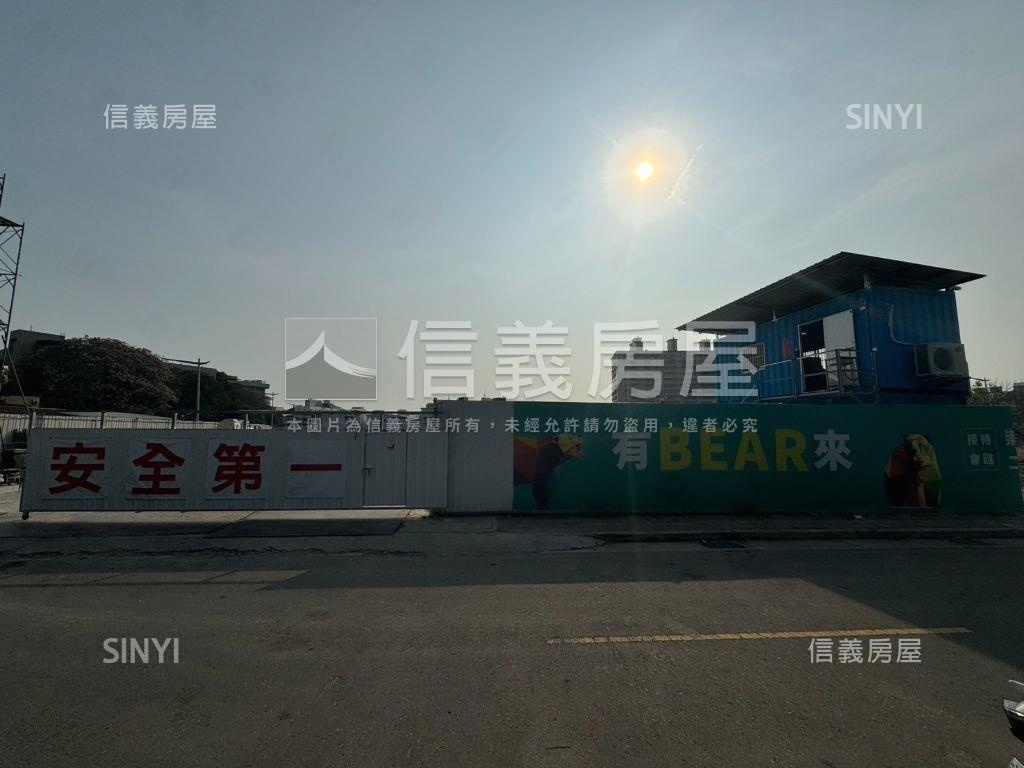 １４期，三面採光兩房兩衛房屋室內格局與周邊環境