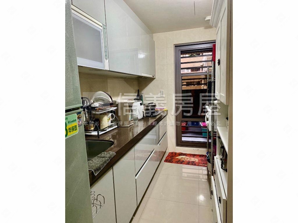 首都超美河岸大三房美景房屋室內格局與周邊環境