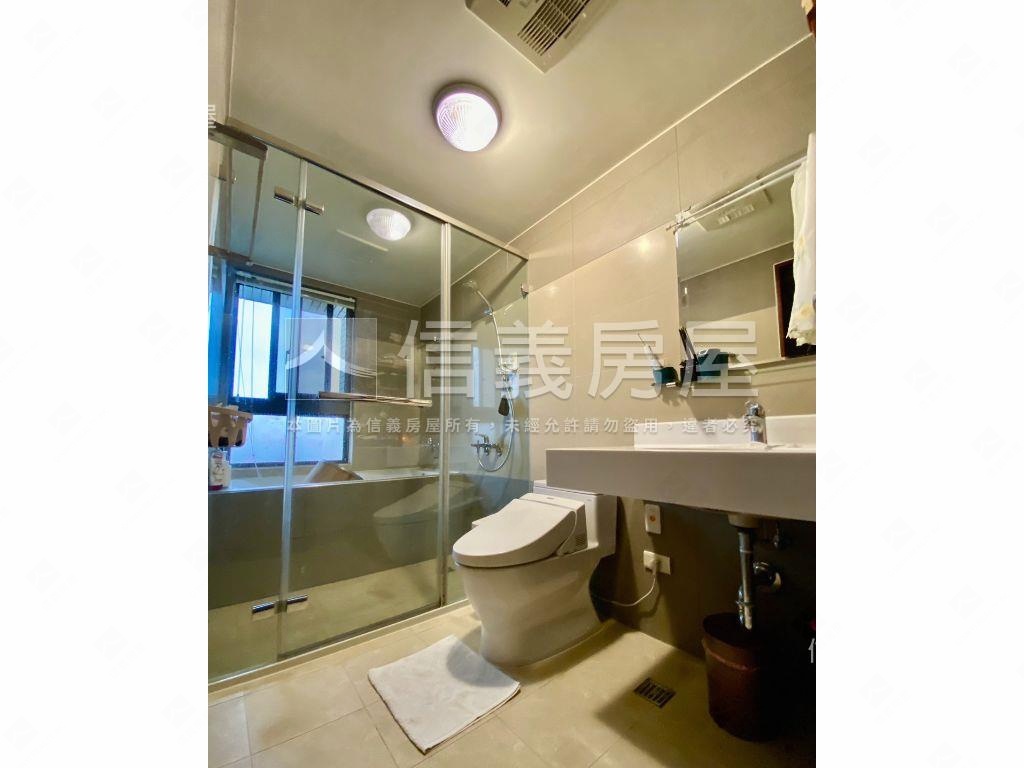 首都超美河岸大三房美景房屋室內格局與周邊環境