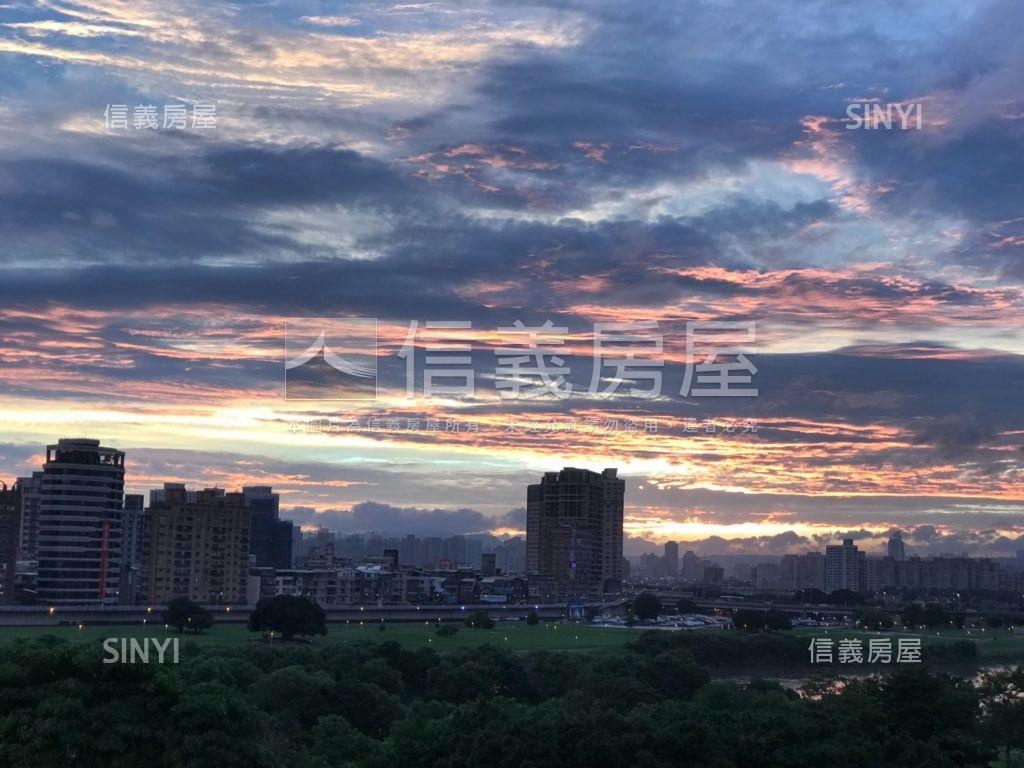 首都超美河岸大三房美景房屋室內格局與周邊環境