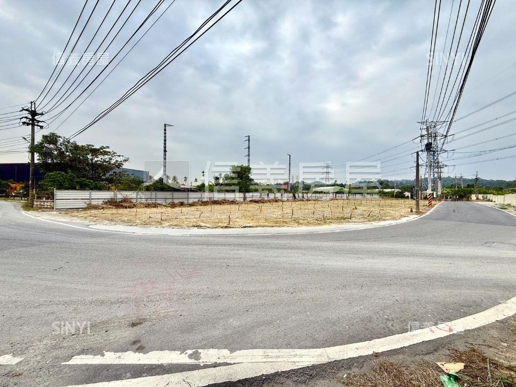 仁武方正農地有水電房屋室內格局與周邊環境