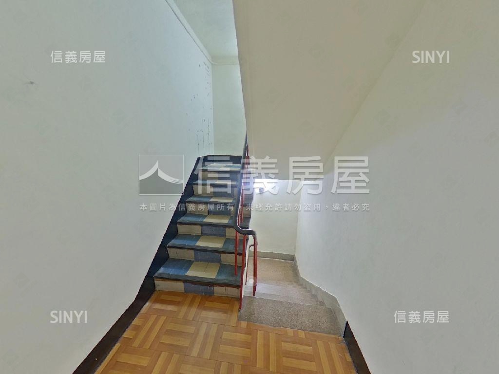 大里一期臨路透天房屋室內格局與周邊環境