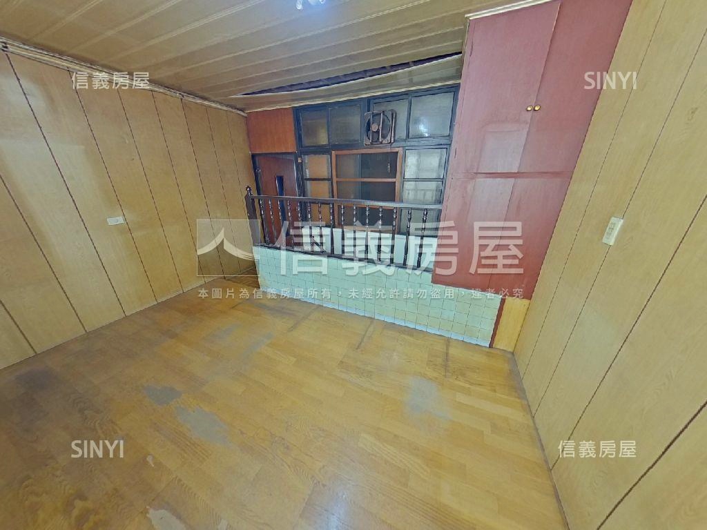 大里一期臨路透天房屋室內格局與周邊環境