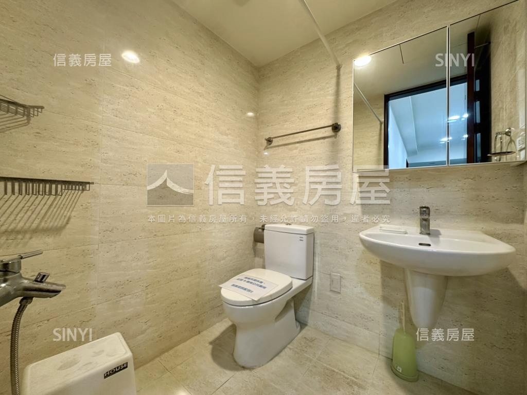 專任．海都ＩＩ兩房雙衛浴房屋室內格局與周邊環境