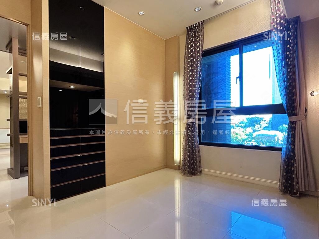 圓山凡登近捷運兩房加車位房屋室內格局與周邊環境