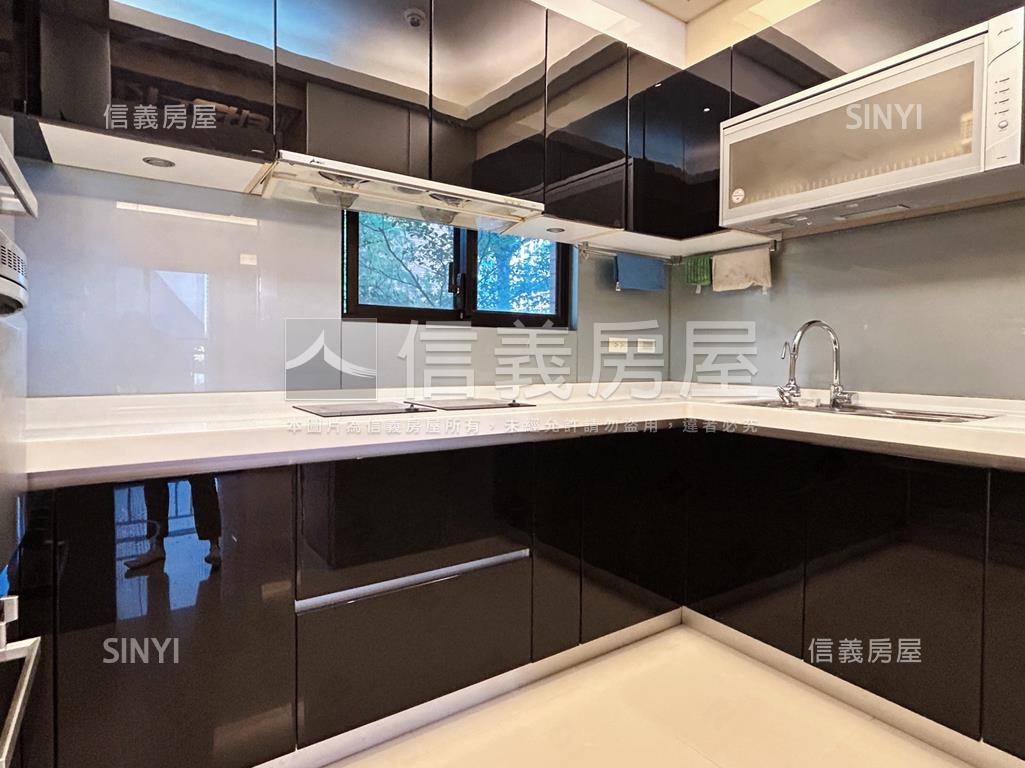 圓山凡登近捷運兩房加車位房屋室內格局與周邊環境