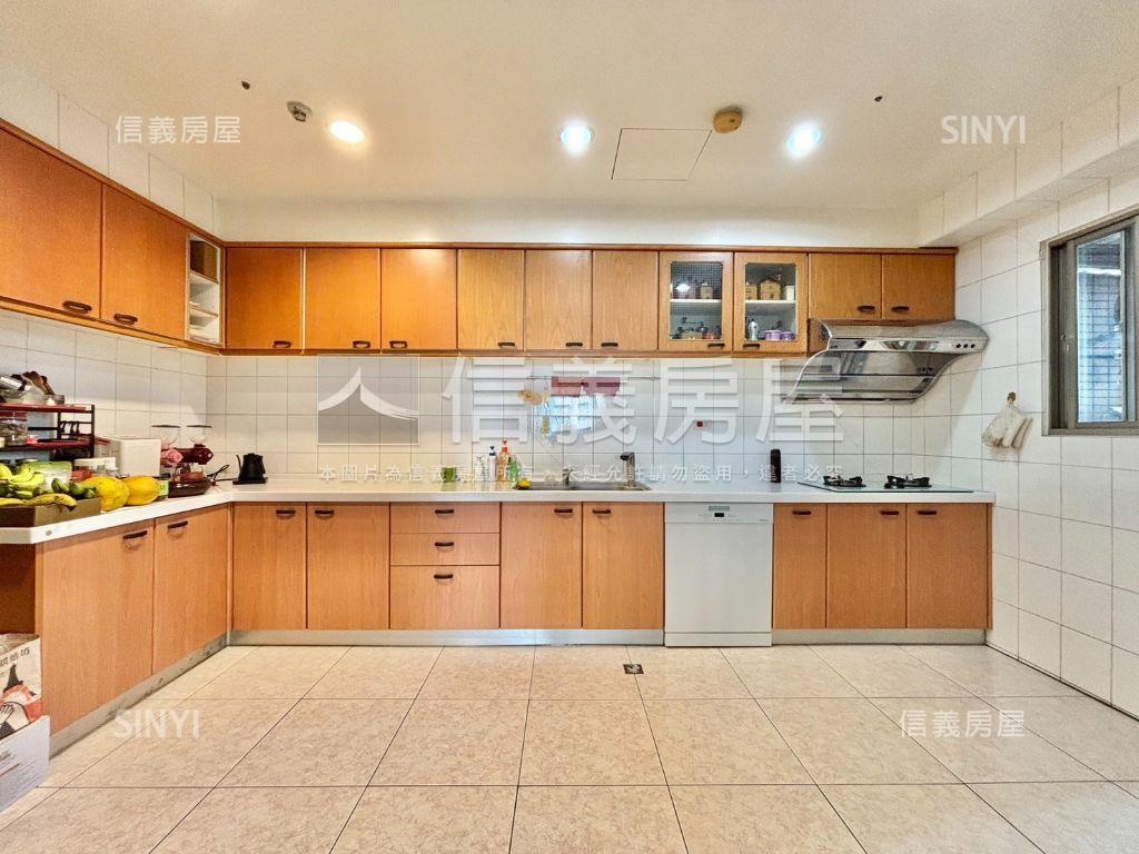 台灣國寶典藏聚作４房平車房屋室內格局與周邊環境