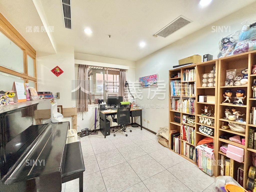 台灣國寶典藏聚作４房平車房屋室內格局與周邊環境