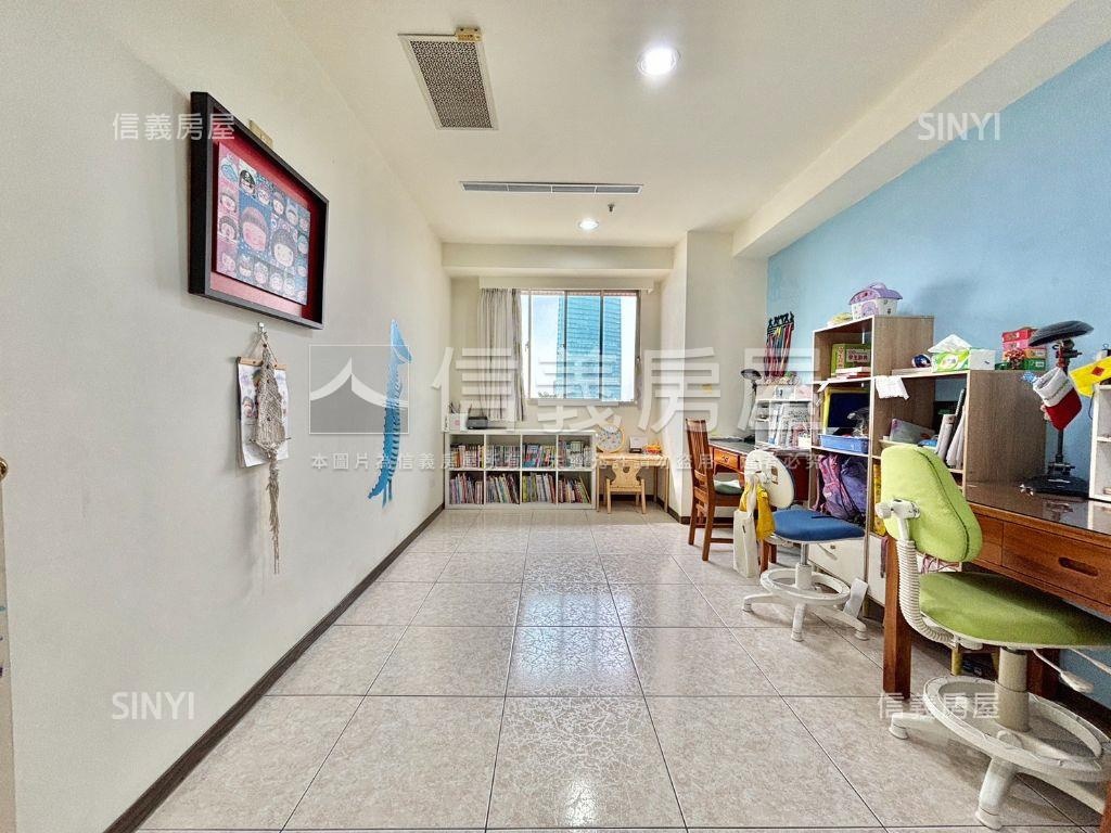 台灣國寶典藏聚作４房平車房屋室內格局與周邊環境