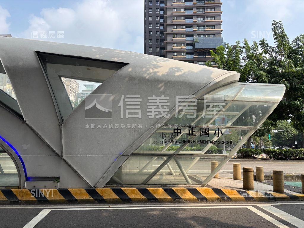 台灣國寶典藏聚作４房平車房屋室內格局與周邊環境