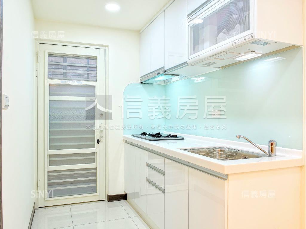 國光街裝潢美２樓房屋室內格局與周邊環境