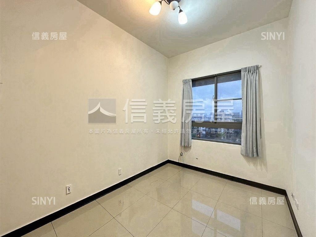 亞東捷運校園景觀三房車位房屋室內格局與周邊環境