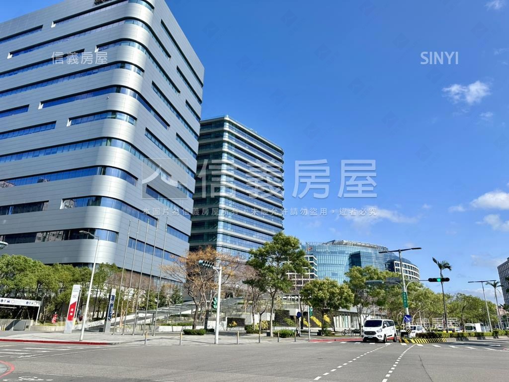 亞東捷運校園景觀三房車位房屋室內格局與周邊環境