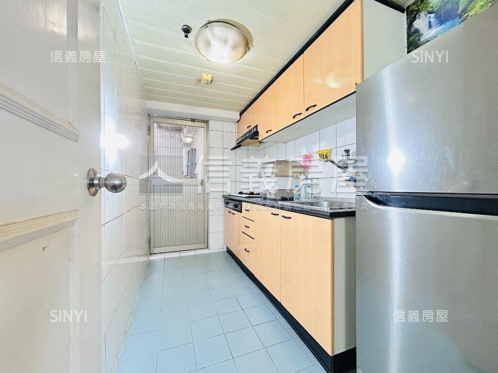 藝文中高樓河岸景觀宅房屋室內格局與周邊環境