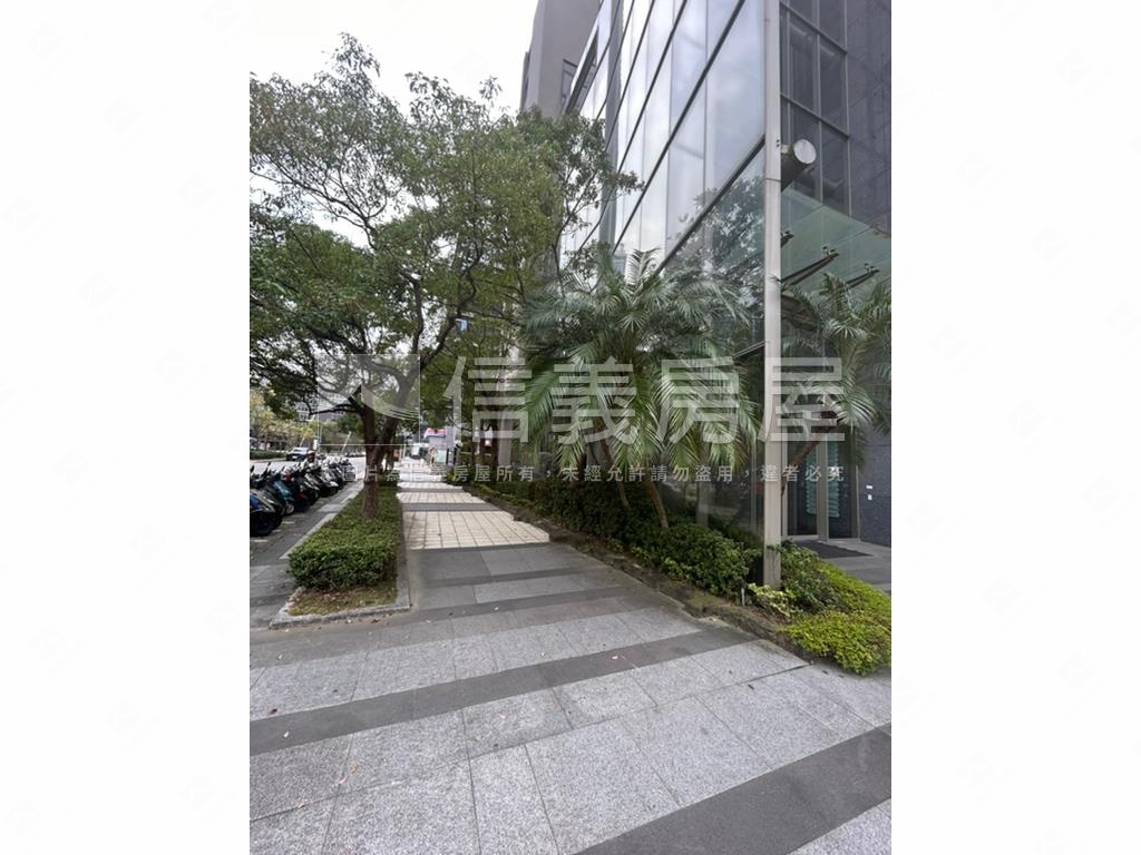 北歐之窗３車位美辦房屋室內格局與周邊環境