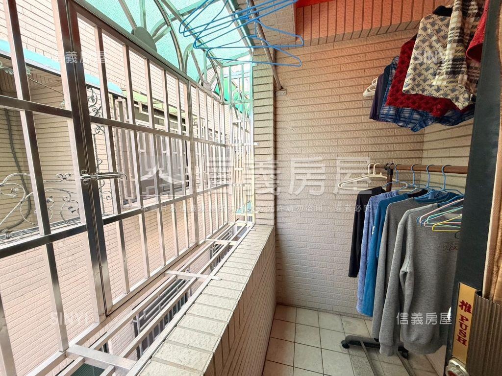 富凰英國★邊間併排雙車墅房屋室內格局與周邊環境