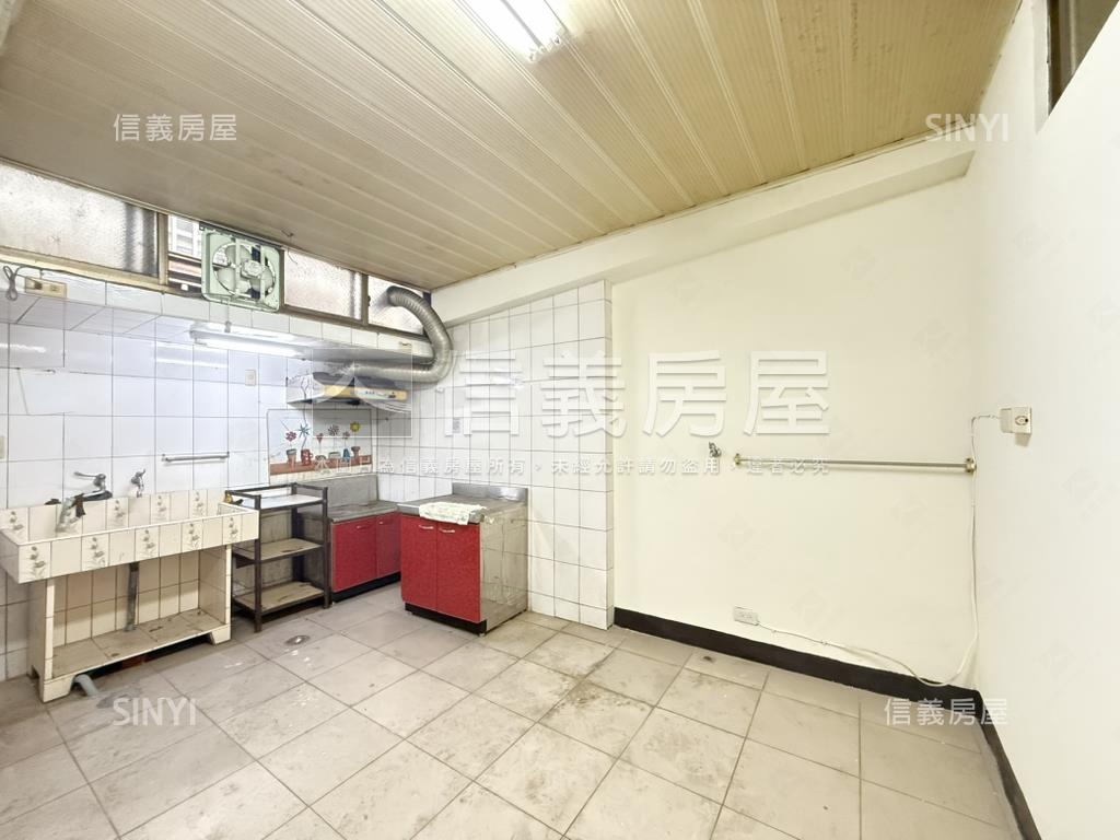 公園旁古典文創透天房屋室內格局與周邊環境