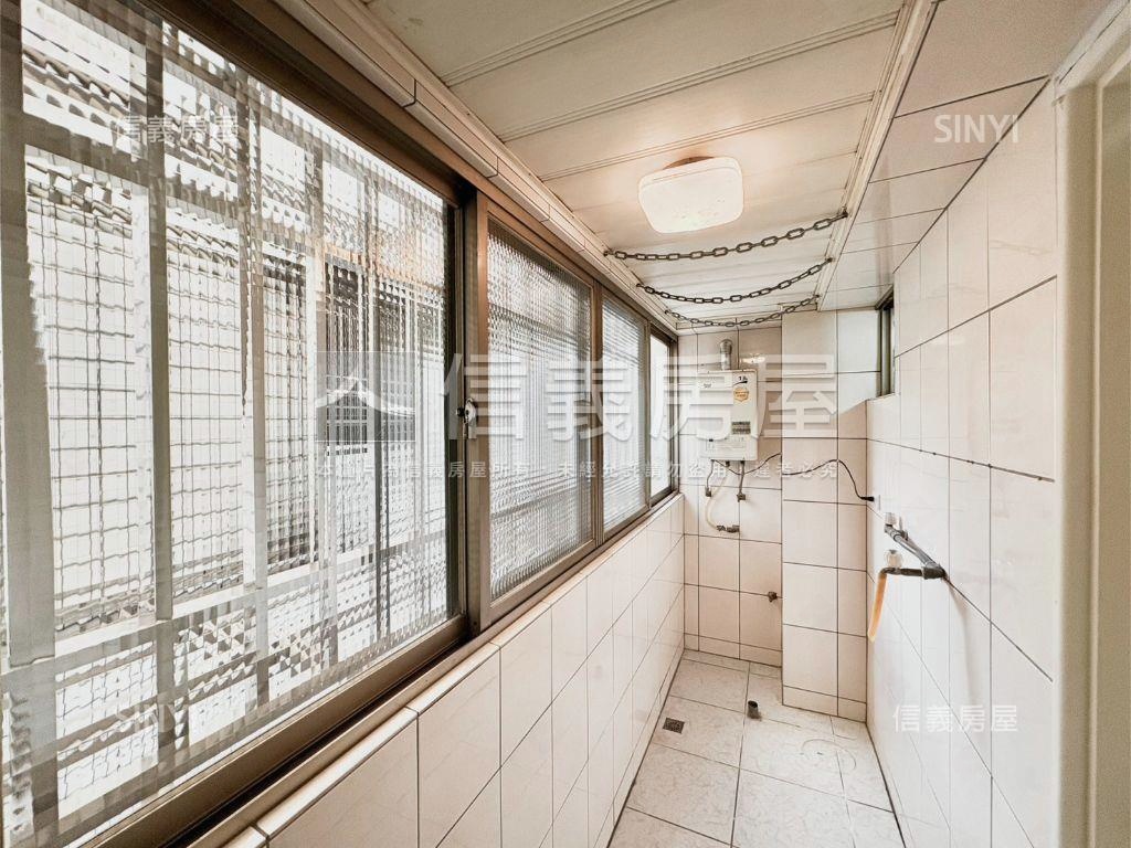 近文華高中捷運！陽台套房房屋室內格局與周邊環境