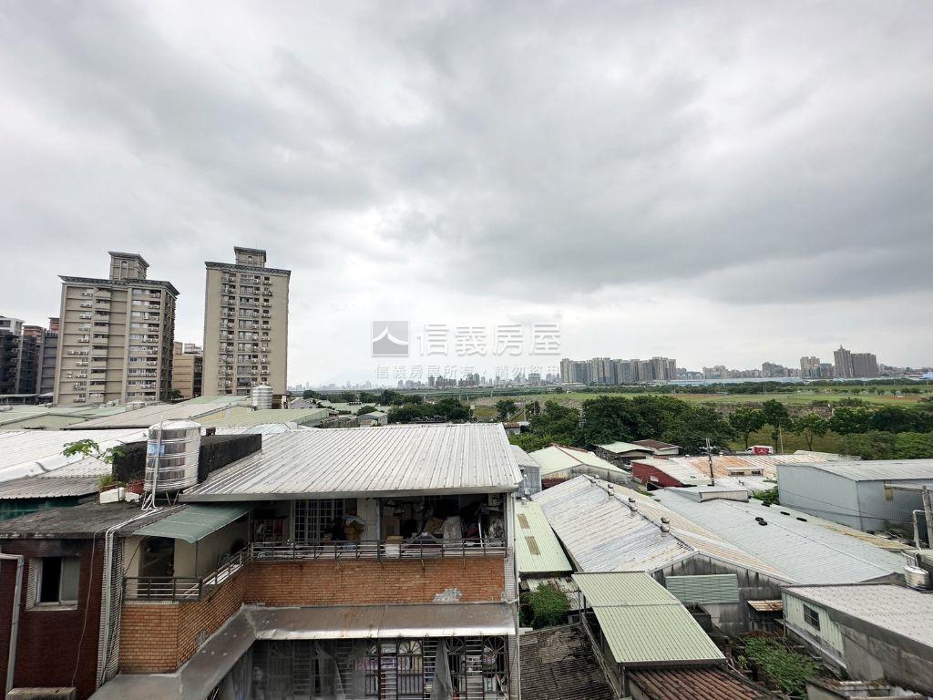 首購金門街頂樓優質大空間房屋室內格局與周邊環境