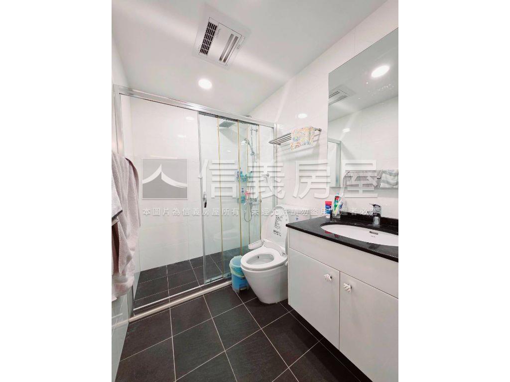 三面採光首席精裝景觀戶房屋室內格局與周邊環境