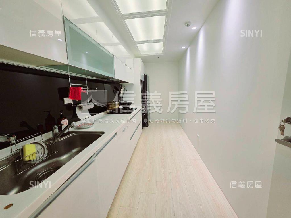 三面採光首席精裝景觀戶房屋室內格局與周邊環境