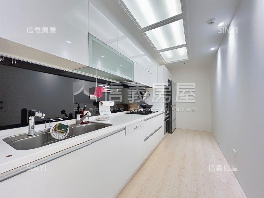 三面採光首席精裝景觀戶房屋室內格局與周邊環境