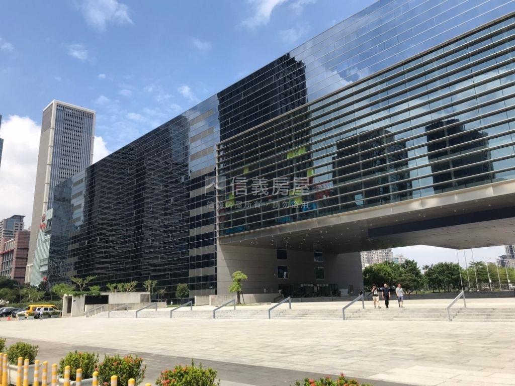 西屯三面採光大兩房平車位房屋室內格局與周邊環境