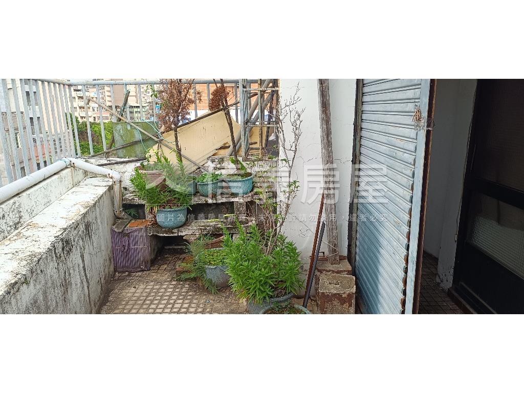 三重國小站邊間公寓頂加房屋室內格局與周邊環境