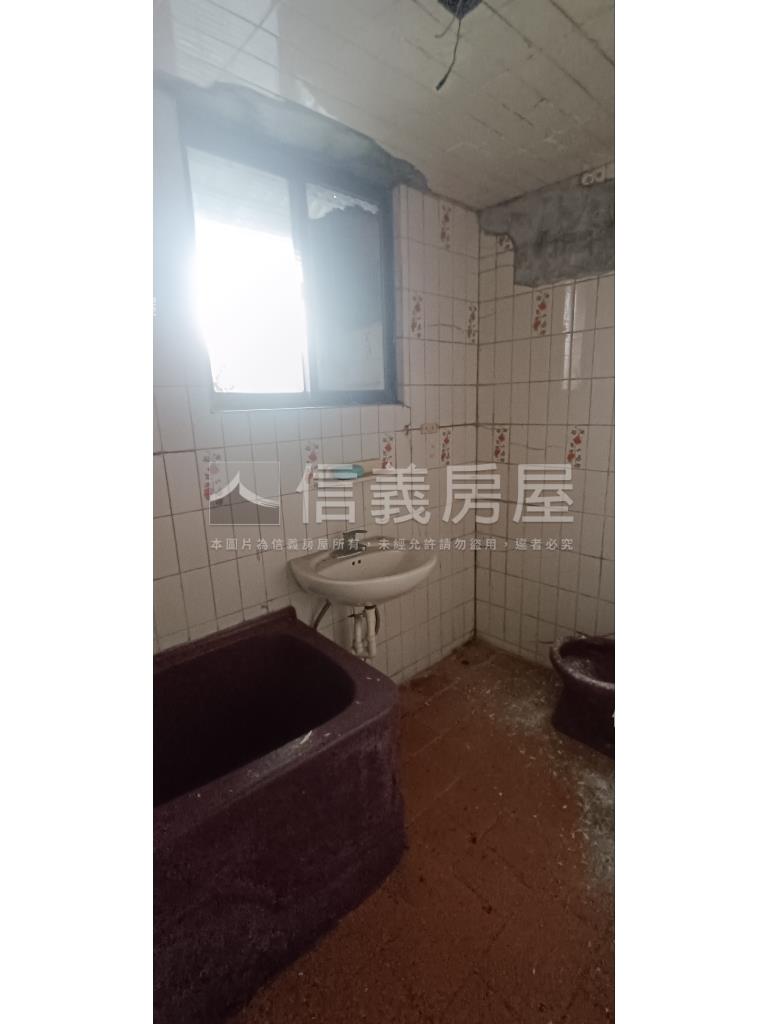 三重國小站邊間公寓頂加房屋室內格局與周邊環境