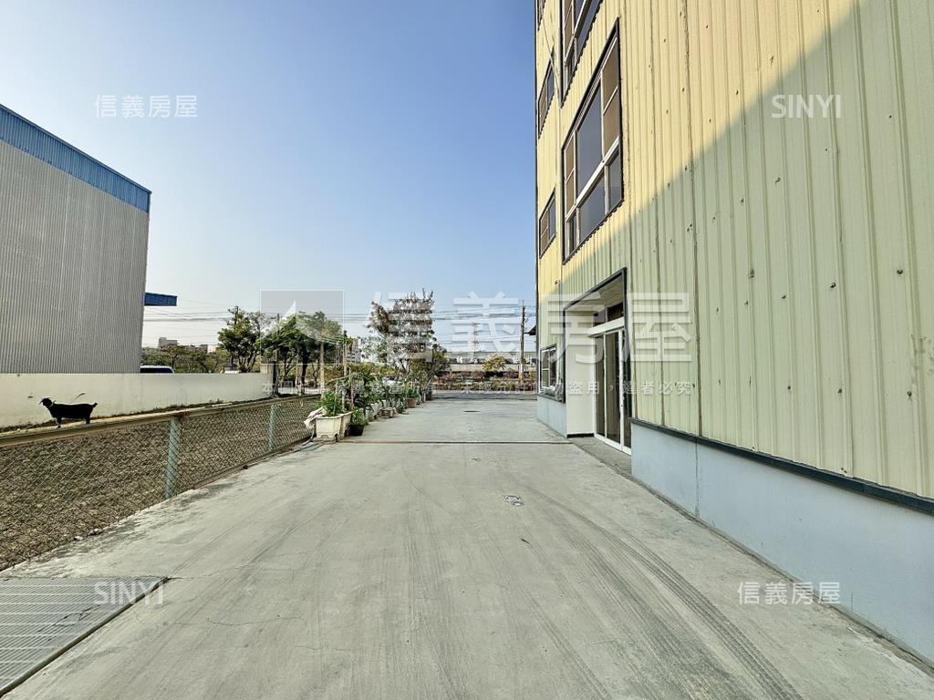 近國道１號稀有正路廠房房屋室內格局與周邊環境
