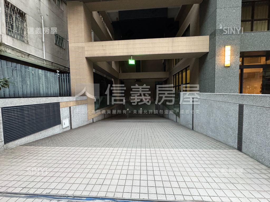 舞春秋優質高樓兩房車位房屋室內格局與周邊環境