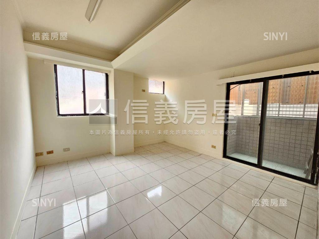 專任正三房稀有華廈房屋室內格局與周邊環境