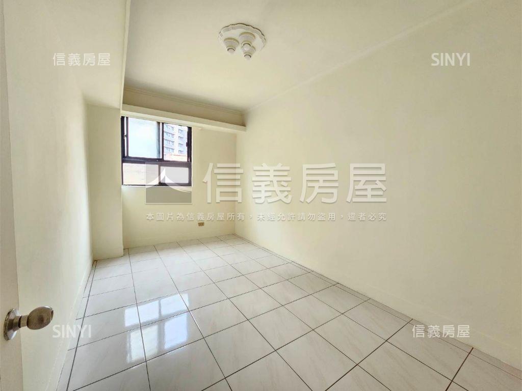 專任正三房稀有華廈房屋室內格局與周邊環境