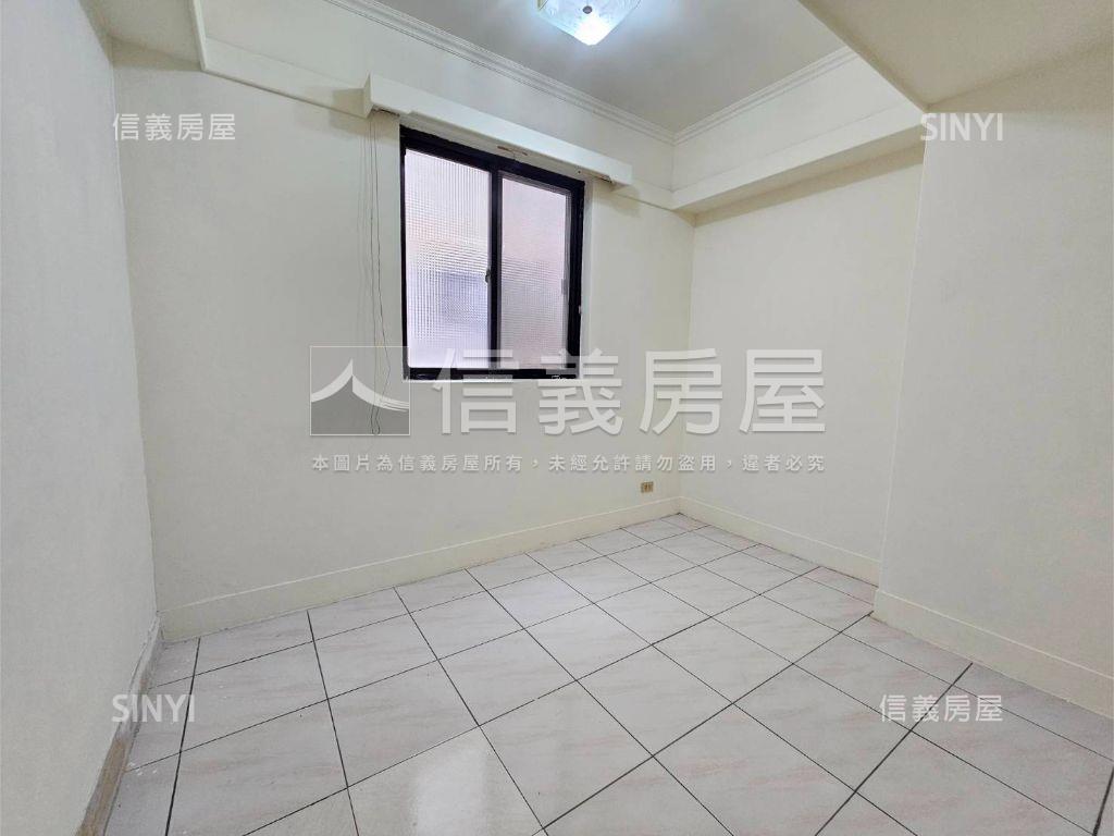專任正三房稀有華廈房屋室內格局與周邊環境