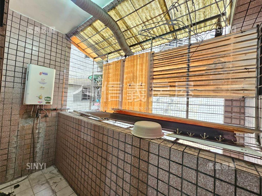 專任正三房稀有華廈房屋室內格局與周邊環境